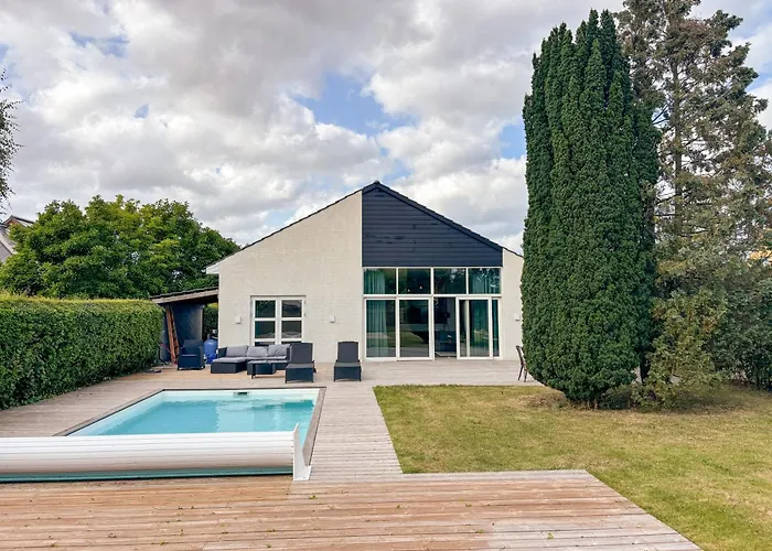 Luxury 300 Square Meter Villa With Pool